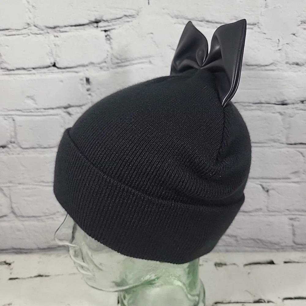 Black Bow Beanie Hat Womens One Size Vegan Leather‎ Stretch Knit Ski Cap